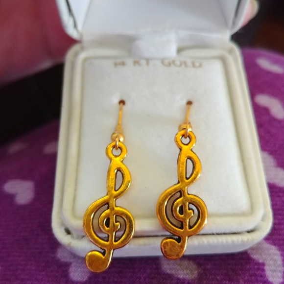Music Note Earrings - Picture 4 of 4
